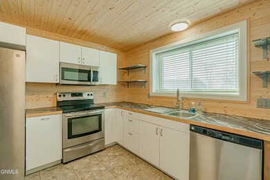 2420EAveC_00015