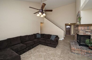 007_Family Room