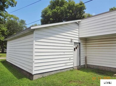 716 Decatur St, Lincoln, IL 62656 - photo 4