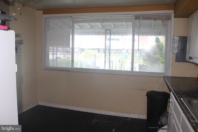 2918 Freeway, Halethorpe, MD 21227 - photo 7