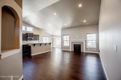 5_Living Room