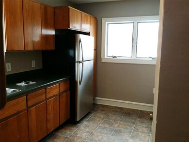 925 19th Ave SW, Cedar Rapids, IA 52404 - photo 2