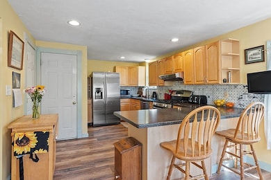 9 Chapel St, Shirley, MA 01464 - photo 5
