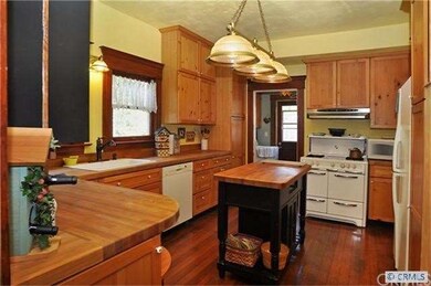 Kitchen, facing East. Notice the vintage Wedgewood