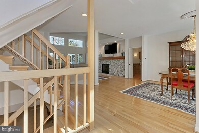 9102 Wood Spice Ln, Lorton, VA 22079 - photo 2