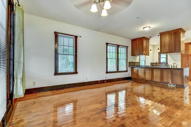 004_Living & Dining Room