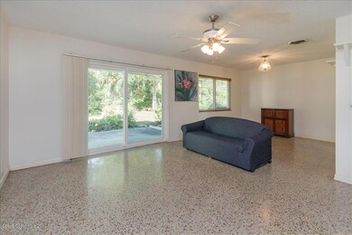 04-Family Room