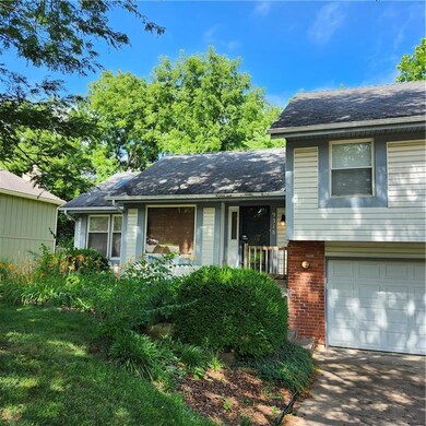 9318 Greenway Ln, Lenexa, KS 66215 - photo 4