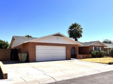 4813.2 CAR GARAGE FRONT