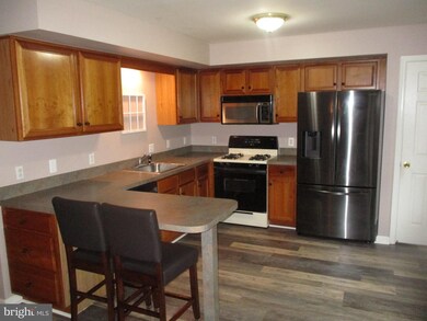 526 Frederick St, Reading, PA 19608 - photo 6