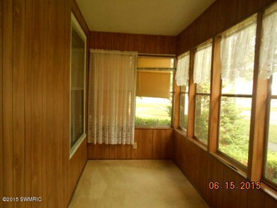 406 Wenzel St, Sturgis, MI 49091 - photo 2