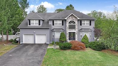 1010 Pine View, New Windsor, NY 12553 - photo 2