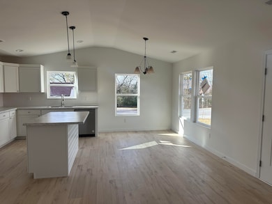 8110 5th St, Boiling Springs, SC 29316 - photo 3