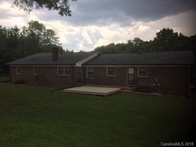 906 Carolyn St, Statesville, NC 28677 - photo 4