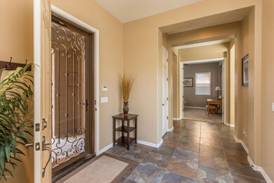 5) FOYER