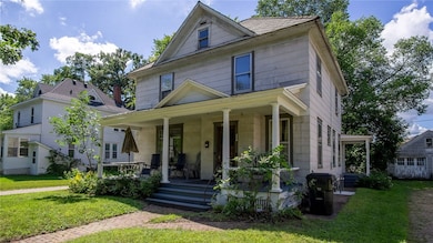 1115 7th St E unit 1, Menomonie, WI 54751 - photo 3