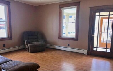 9 LaSalle #3 comfortable living room