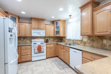 6494 Leonard Dr, Redding, CA 96001 - photo 3