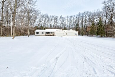 5560ESummitExterior-1