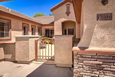 2046 E Cres Pl-4