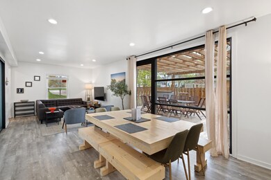 Easy Indoor/Outdoor Access