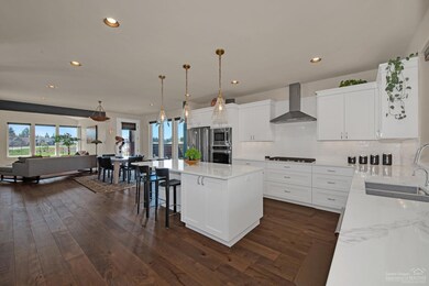 2766 NW Shields Dr, Bend, OR 97701 - photo 6