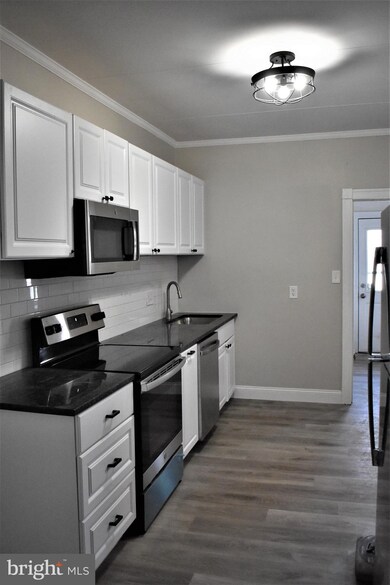 545 Chestnut St, West Reading, PA 19611 - photo 3