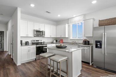 1194 Casa Luminar, Converse, TX 78109 - photo 5