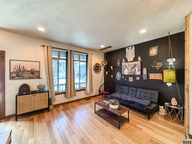 305 Spring Place, Brandon, SD 57005 - photo 4