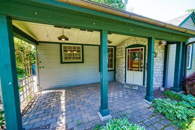 Richards Front Porch