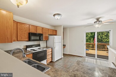 544 Highland Towne Ln, Warrenton, VA 20186 - photo 7