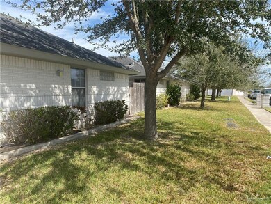 1713 Tierra Dulce Dr unit 4, Edinburg, TX 78539 - photo 2