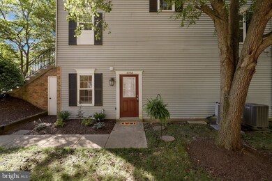 16306 Taconic Cir, Dumfries, VA 22025 - photo 2