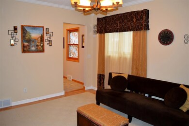 2131 N Myrtle St, Davenport, IA 52804 - photo 5