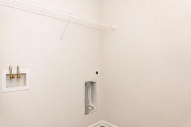 216 Laurel Hill St, Crestview, FL 32539 - photo 6