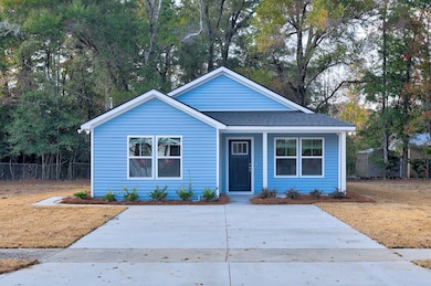 913 N Lemacks St, Walterboro, SC 29488 - photo 2