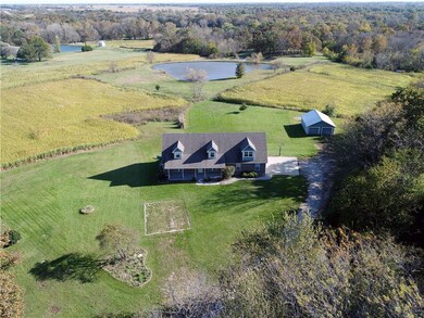 5 Bedroom Home w/2 Bonus Rooms & Detached Garage o