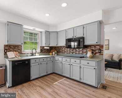 9536 Hallhurst Rd, Nottingham, MD 21236 - photo 4