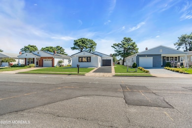 143 Davenport Rd, Toms River, NJ 08757 - photo 5