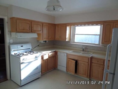 694 S Spring Rd, Elmhurst, IL 60126 - photo 3