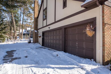 Side Exterior/Garage