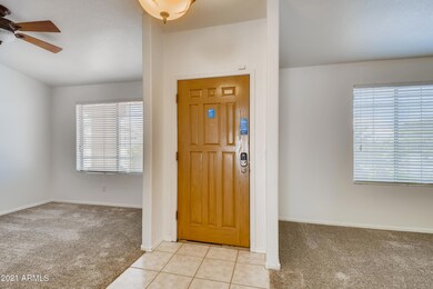 07 Foyer
