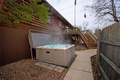 Slip into your soothing Private Spa after a longs days work and enjoy the quiet and clean air of the country!