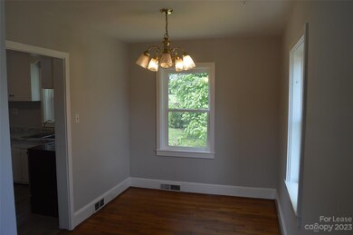 425 N Center St, Statesville, NC 28677 - photo 4