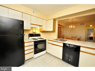 401A Ralston Dr unit 401, Mount Laurel, NJ 08054 - photo 2