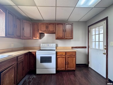 916 7th St, Fulton, IL 61252 - photo 4