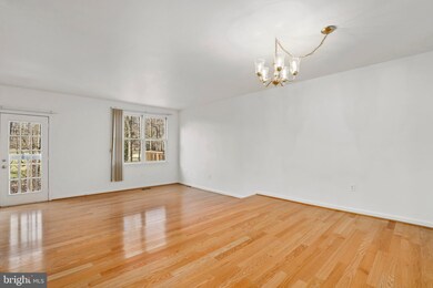 1347 Templeton Place, Rockville, MD 20852 - photo 5