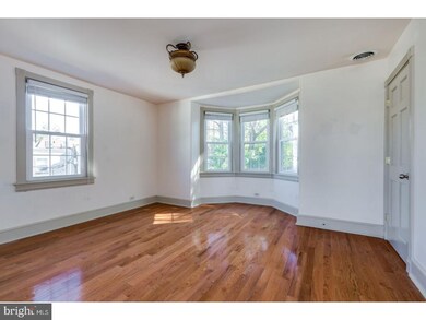 21 Ellis St unit 2ND FL, Haddonfield, NJ 08033 - photo 3