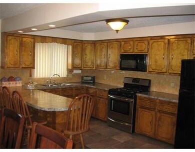 66 Claflin St, Fall River, MA 02723 - photo 4