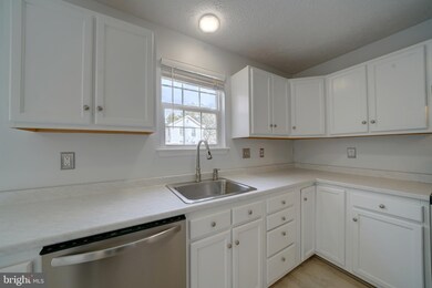 20 Lincoln Ave SW, Glen Burnie, MD 21061 - photo 4